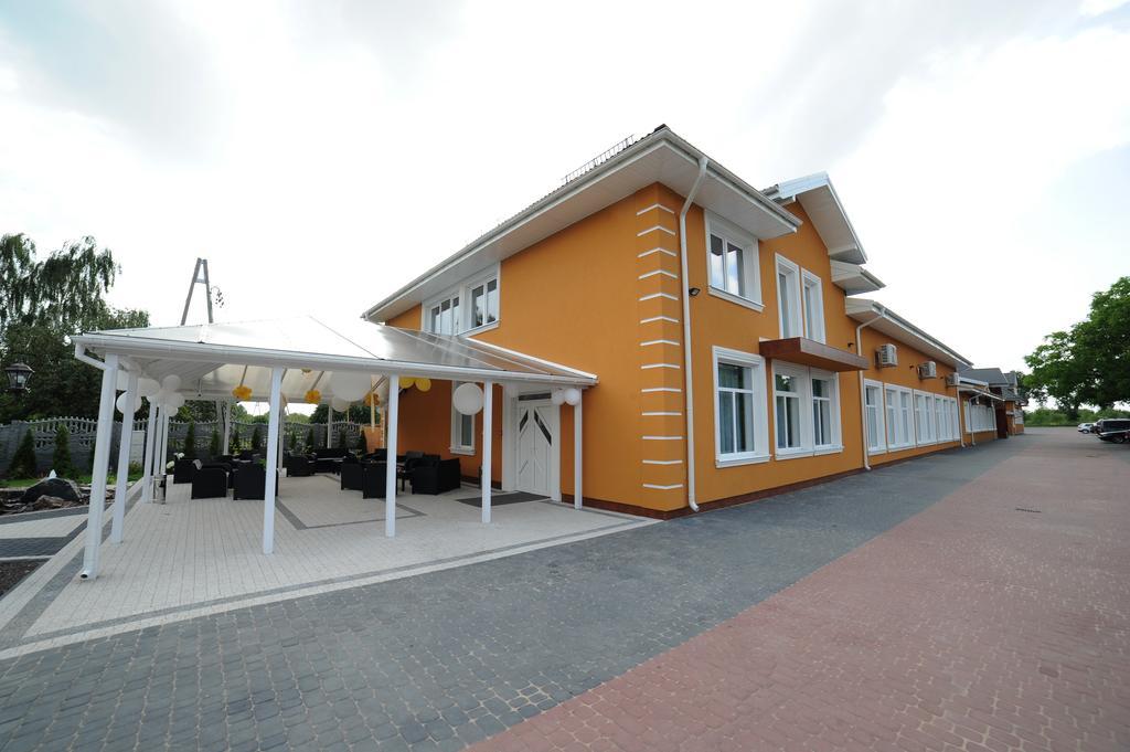 Zajazd Cobra Ostrów Mazowiecka Exterior foto